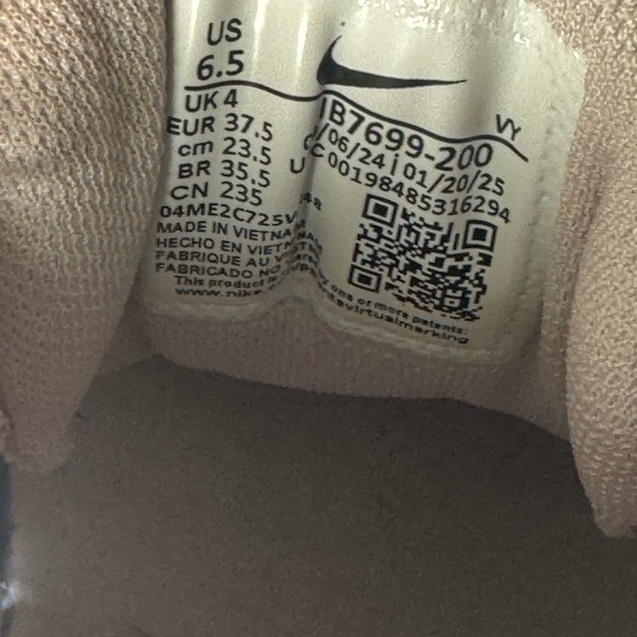 Nike Shox TL- Women's
Running Sneakers in Barboque
Brown and Metallic Silver - Picture 10 of 12